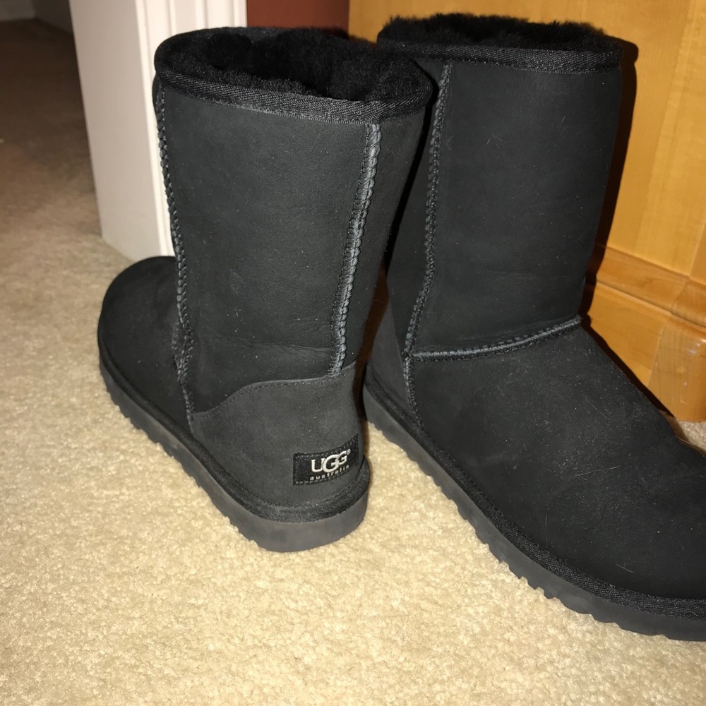 Ugh Classic Short Boot